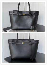 Picture of Balenciaga Handbags _SKUfw217418295fw